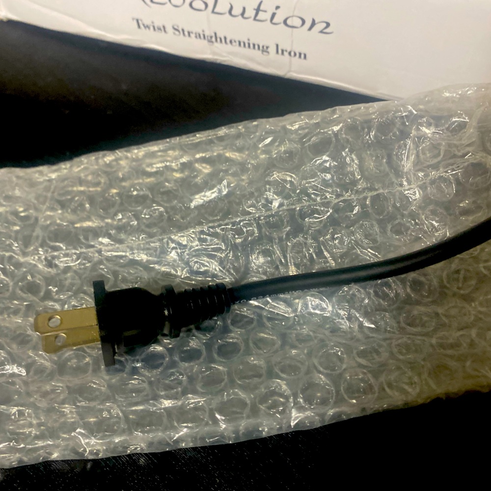 NWOT Twist straightening iron - Picture 9 of 12